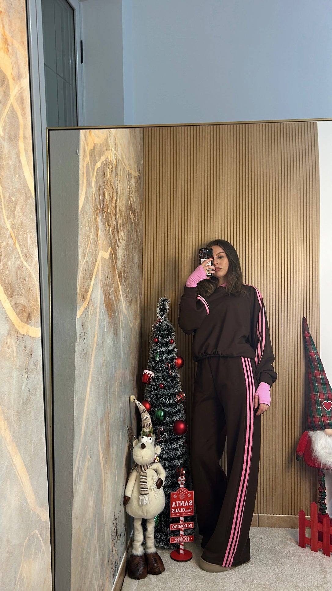 TUTA ADID*S MARRONE E ROSA